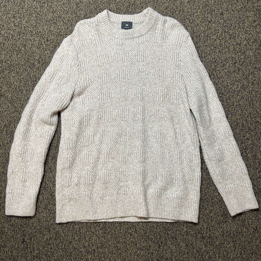 H&M Men's Textured Grey/Cream Sweater | Size: Large